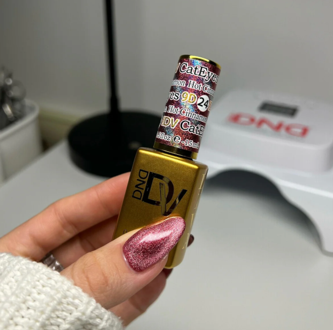 DND CAT EYE GEL #24