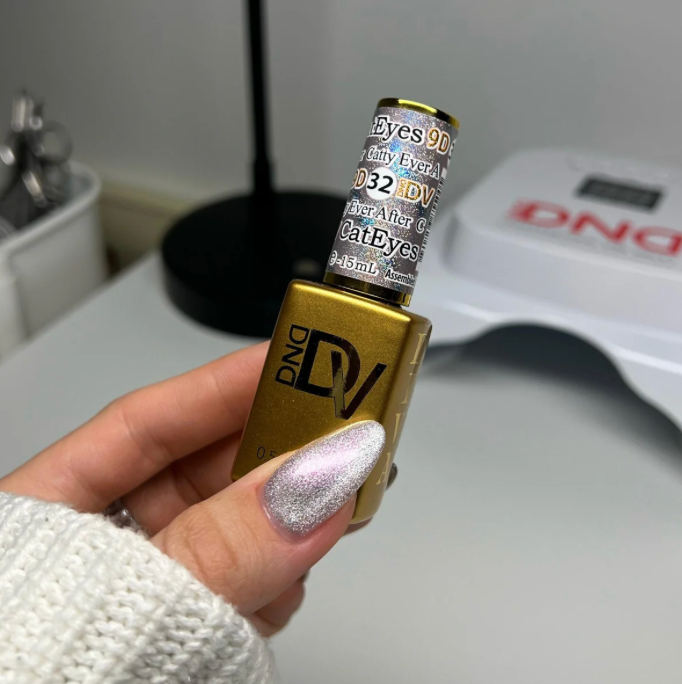DND CAT EYE GEL #32