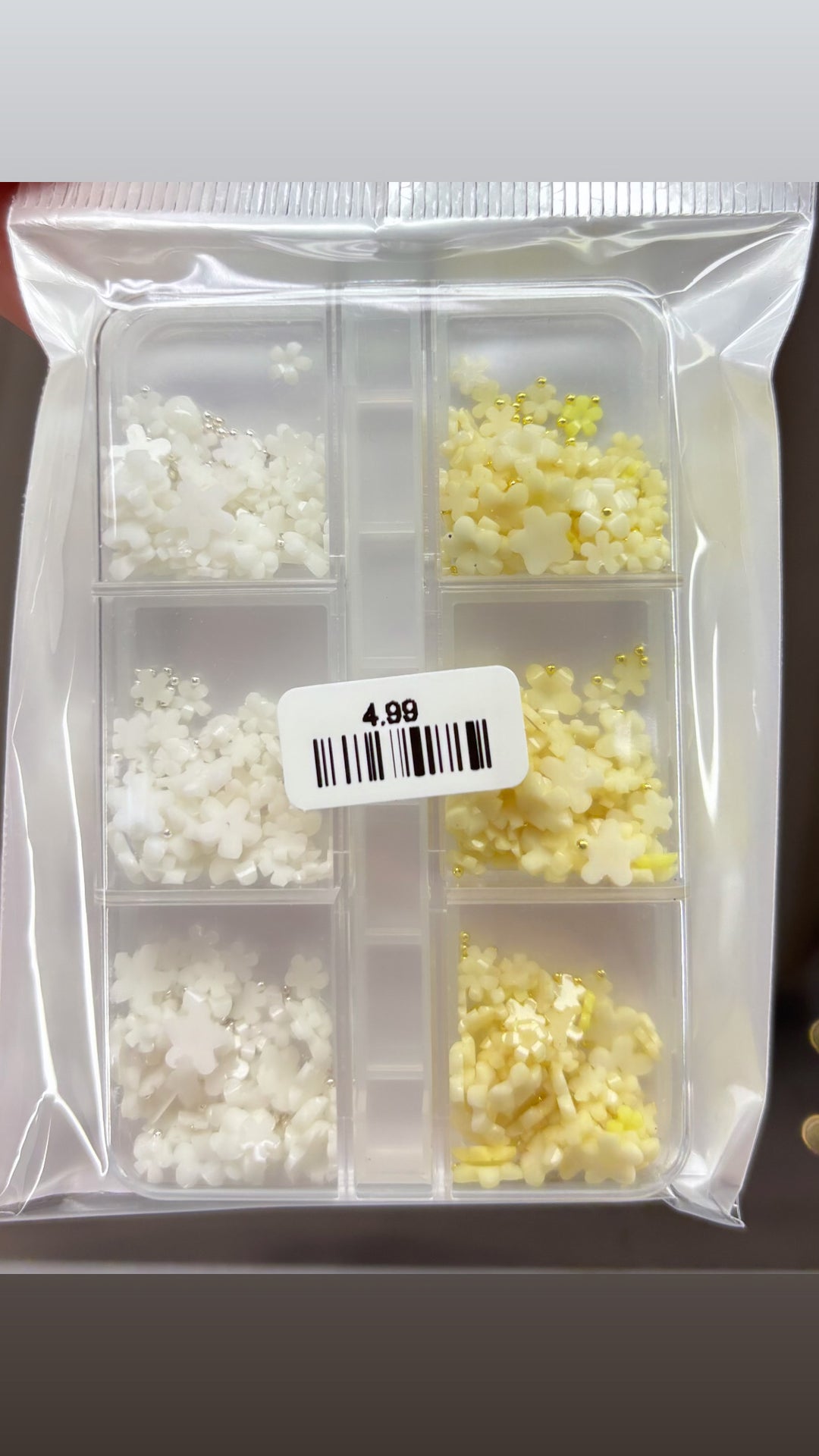 YELLOW AND WHITE 3D RESIN FLOWER ( 6 GRID PACK )