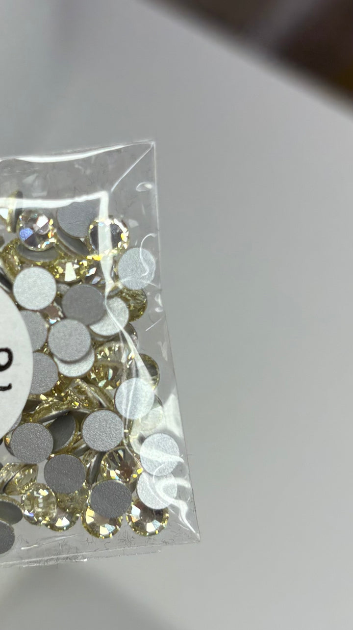 PRECIOSA CRYSTALS ( CRYSTAL BLONDE FLARE)