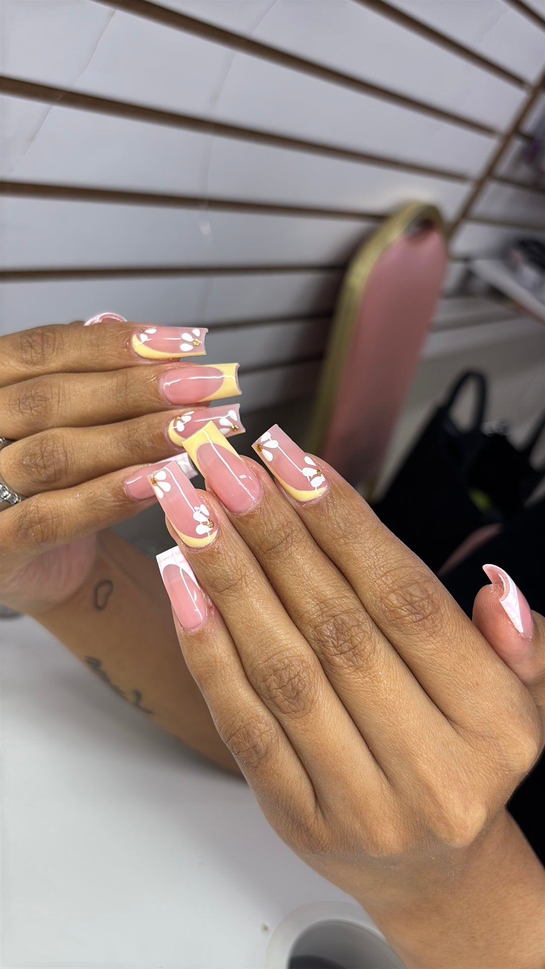 A.G.A FULL COVER NATURAL SQUARE MEDIUM  TIPS