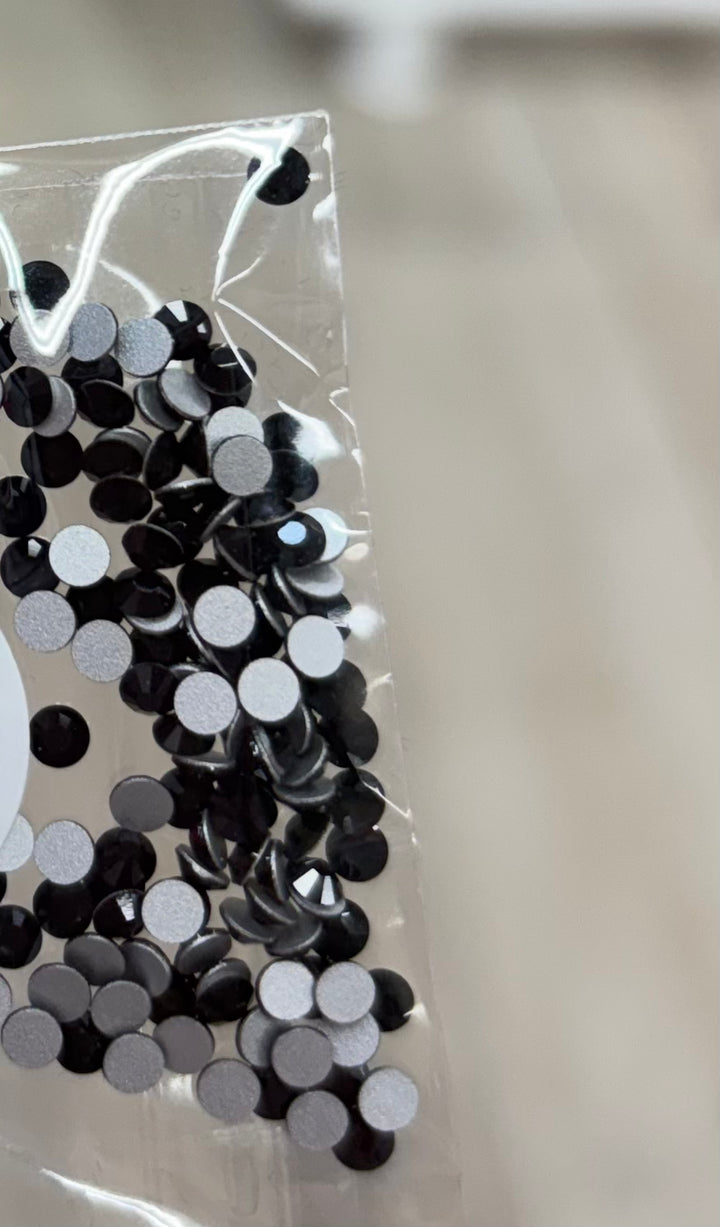 PRECIOSA CRYSTALS ( JET BLACK )