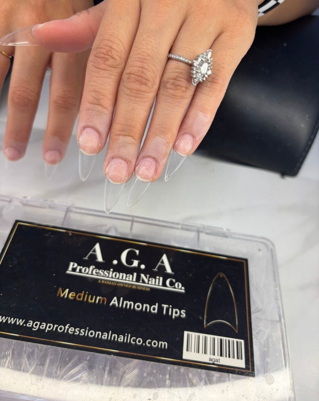 A.G.A MEDIUM ALMOND TIPS