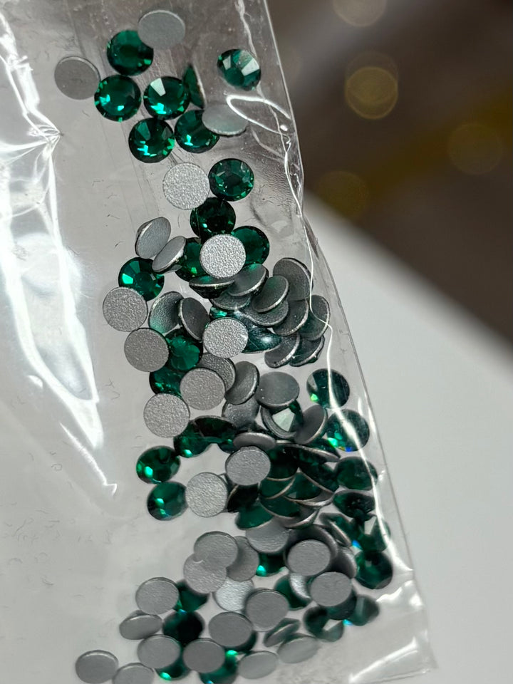 PRECIOSA CRYSTALS ( EMERALD GREEN )