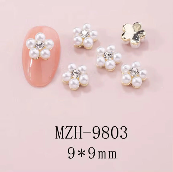 FLOWER NAIL CHARM