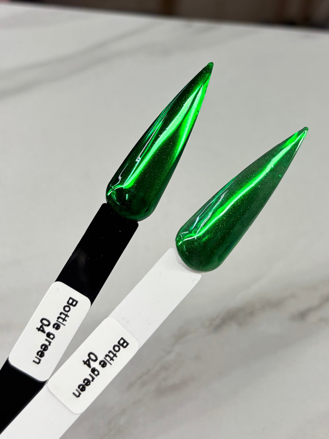 BOTTLE GREEN 04