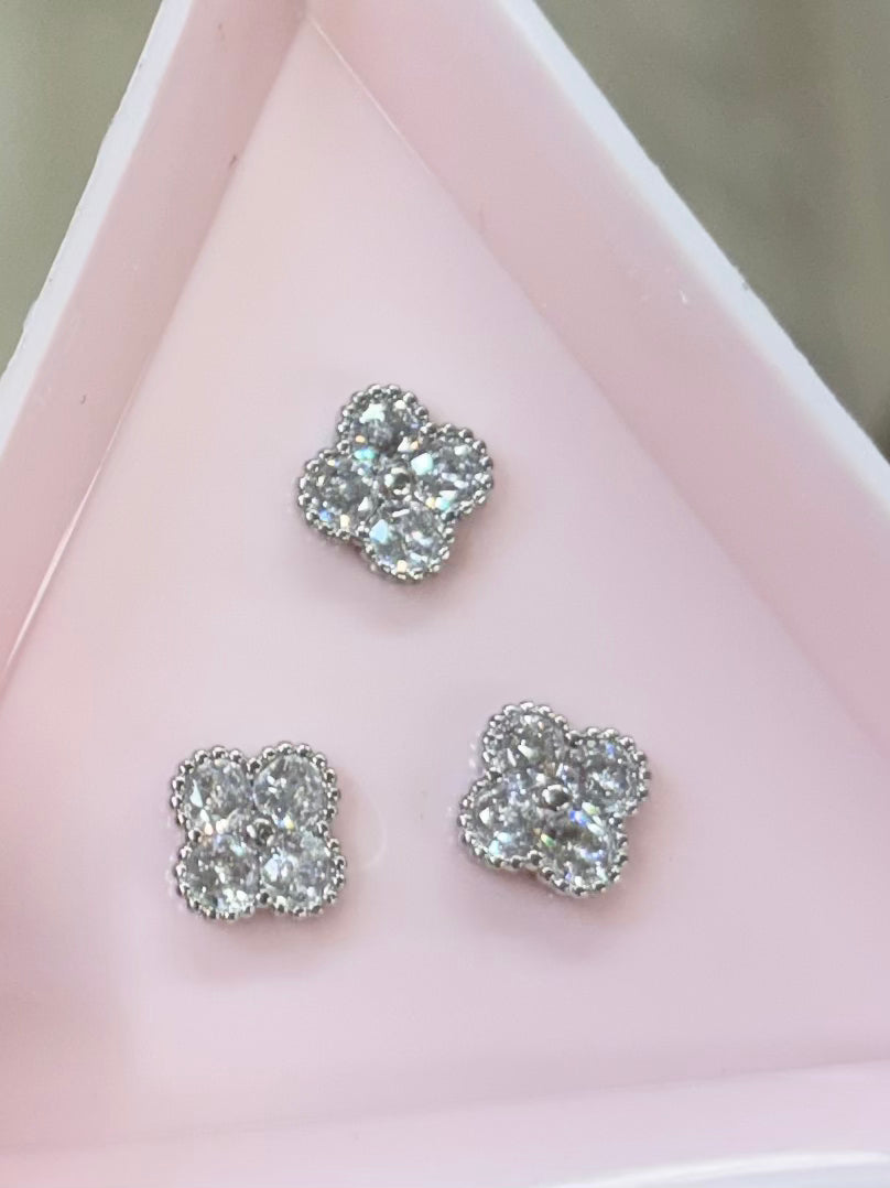 SILVER QUALITY NAIL CHARM