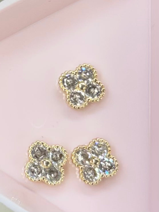 GOLD QUALITY NAIL CHARM