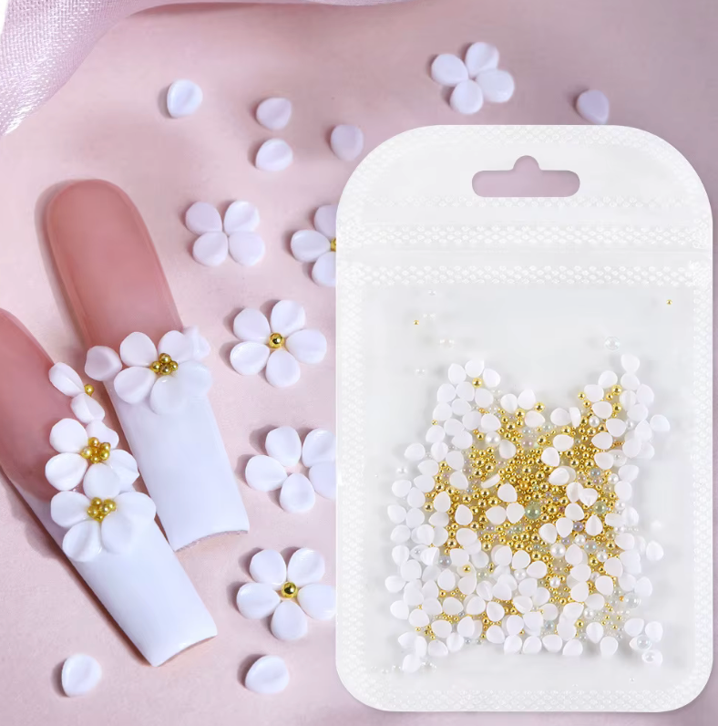 WHITE INDIVIDUAL 3D FLOWER PETALS
